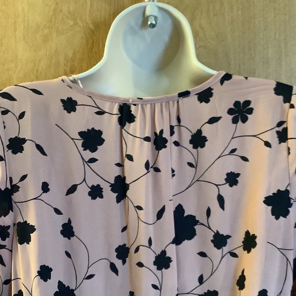 EUC Sienna Sky Pink/Black Long Sleeve Blouse Size:  Medium - Picture 4 of 7